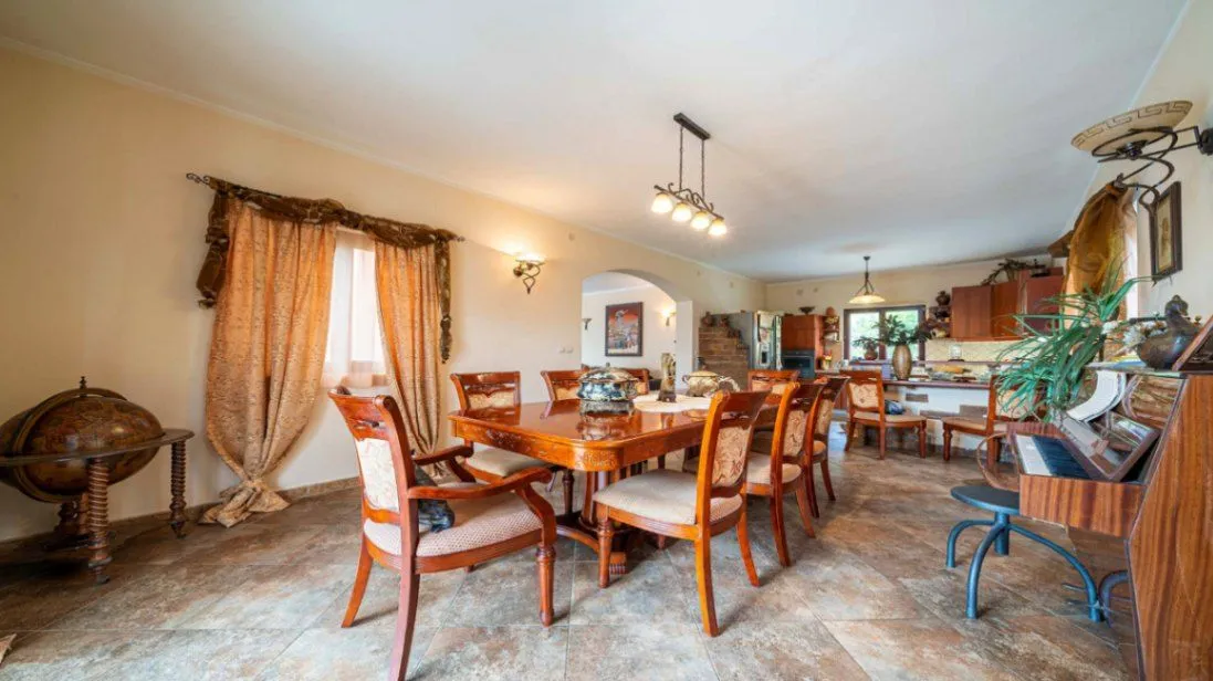 Prodaja, kuća, 450m², Kavač, Kotor