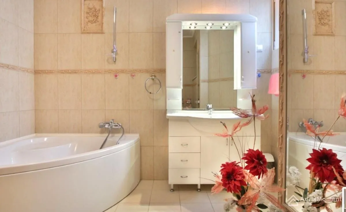 Sale, house, 560m², Sveti Stefan, Budva
