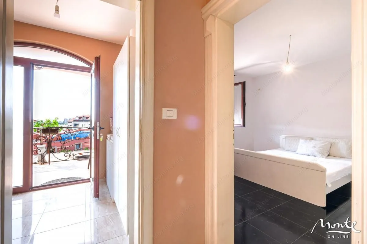 Sale, house, 280m², Bar, Crna Gora