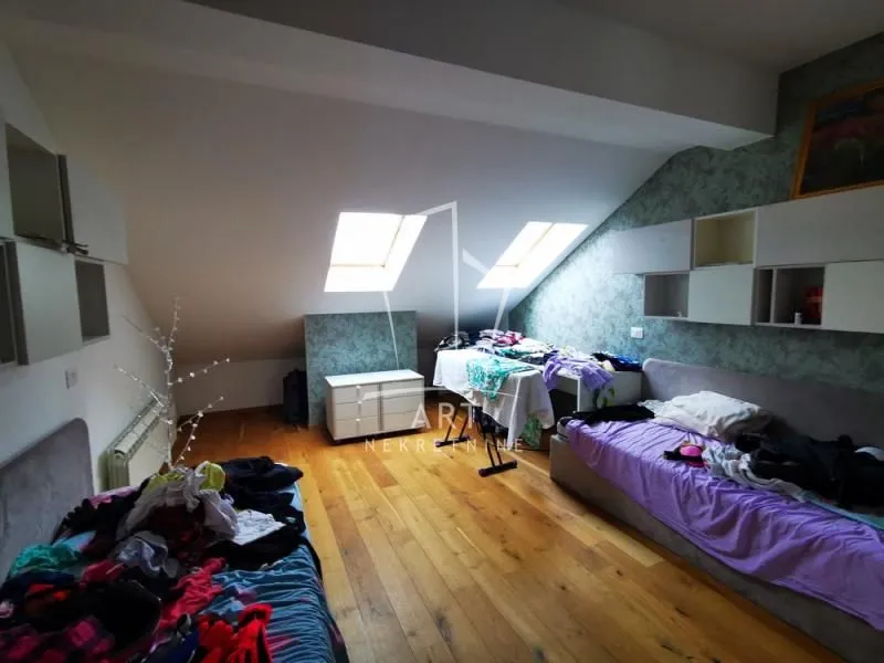 Sale, four bedroom apartment, 135m², Lipov Lad, Zvezdara Sve Podlokacije