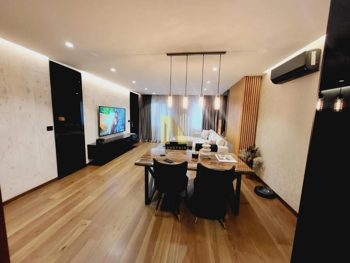 Prodaja, četvorosoban stan, 122m², Grbavica, Novi Sad Sve Podlokacije