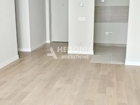 Izdavanje, trosoban stan, 84m², Novi Beograd Blok 65, Novi Beograd Sve Podlokacije - image 2