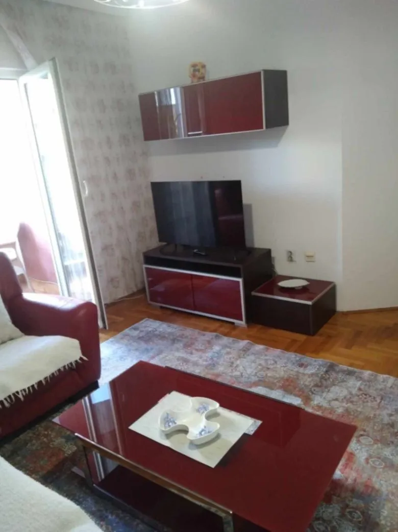 Izdavanje, dvosoban stan, 60m², Preko Morače, Podgorica
