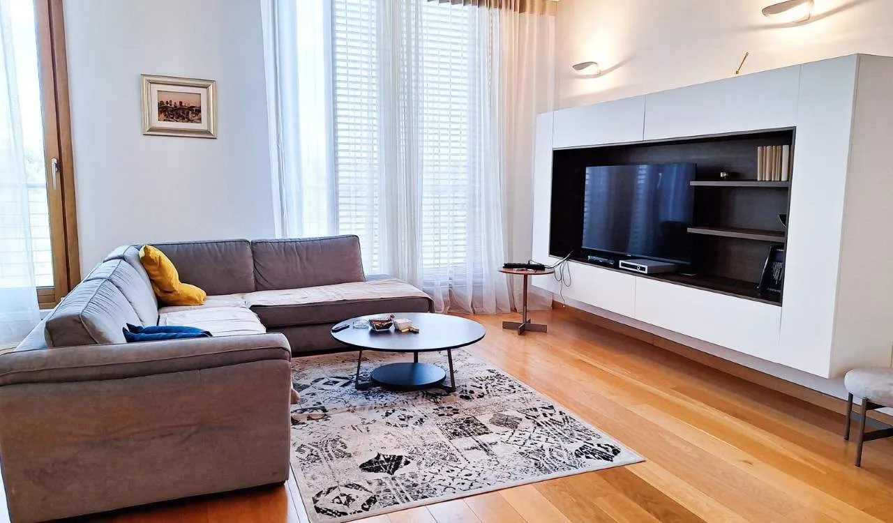 Izdavanje, dvosoban stan, 106m², Preko Morače, Podgorica