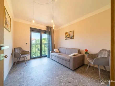 Sale, two bedroom apartment, 78m², Kalimanj, Tivat - image 12