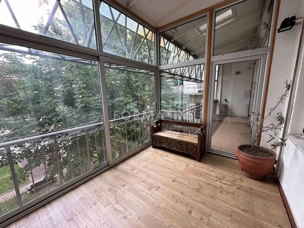 Izdavanje, stan, 305m², Kalenić Pijaca, Vračar Sve Podlokacije