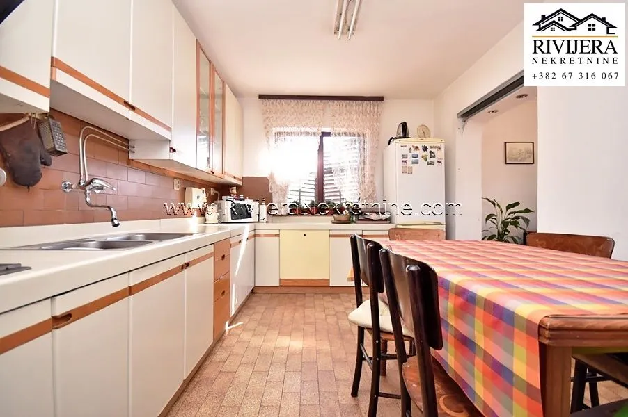 Prodaja, kuća, 280m², Igalo, Herceg Novi