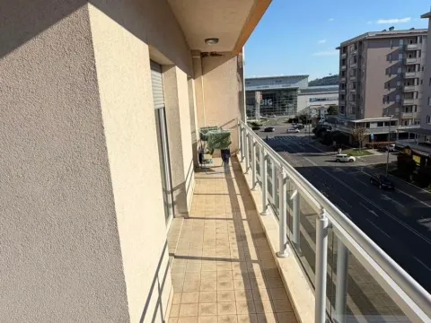 Rent, two bedroom apartment, 63m², City Kvart, Podgorica - image 10