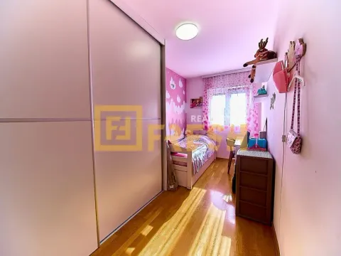 Prodaja, trosoban stan, 78m², Stari Aerodrom, Podgorica - image 9