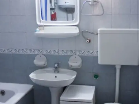 Izdavanje, jednosoban stan, 50m², Stari Aerodrom, Podgorica - image 7