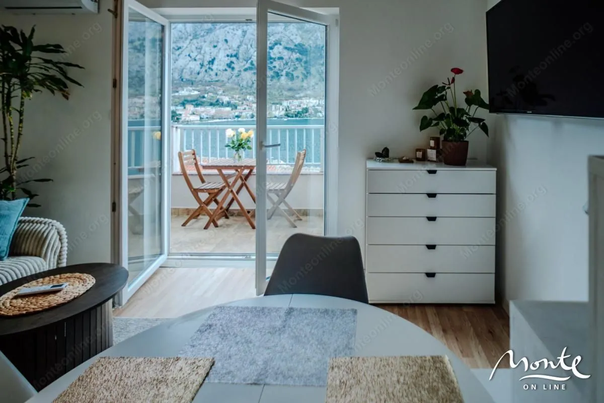 Prodaja, jednosoban stan, 50m², Muo, Kotor