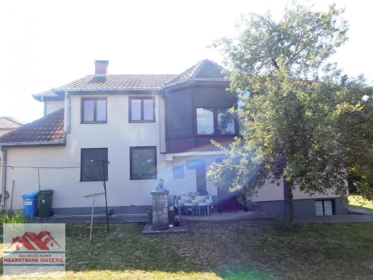 Prodaja, kuća, 220m², Kragujevac, Srbija