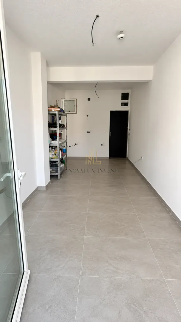 Prodaja, dvosoban stan, 88m², Lazi, Budva