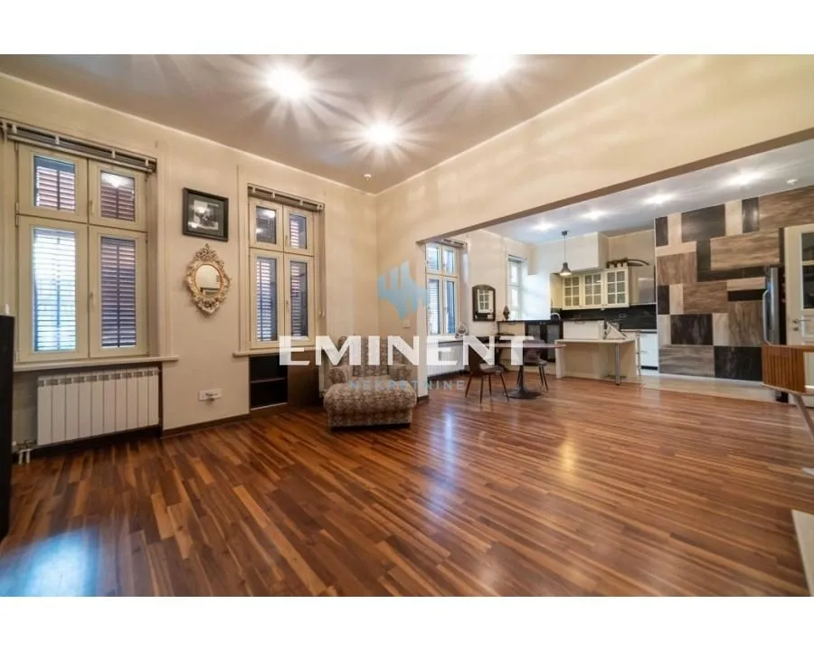 Prodaja, kuća, 304m², Zemun Centar, Zemun Sve Podlokacije