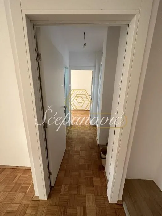 Prodaja, dvosoban stan, 59m², Bulevar Oslobodjenja, Novi Sad Sve Podlokacije
