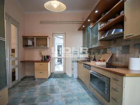 Izdavanje, četvorosoban stan, 160m², Stari Grad, Beograd - image 15