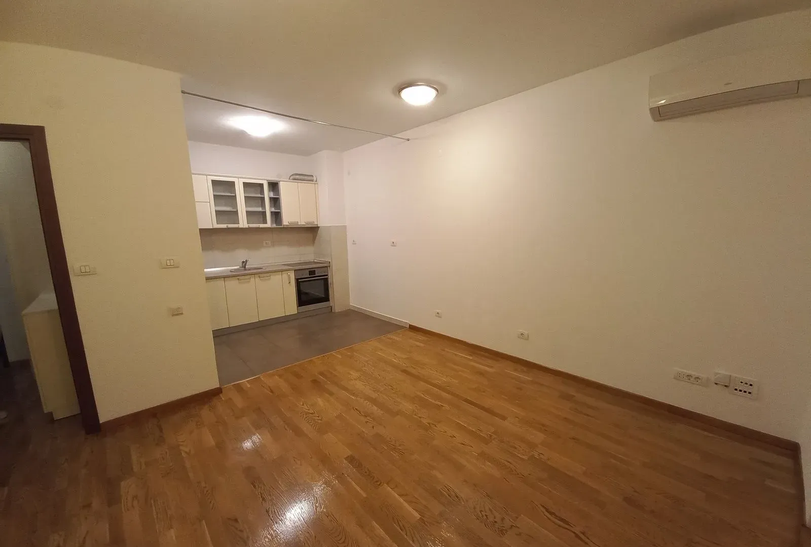 Rent, two bedroom apartment, 70m², City Kvart, Podgorica
