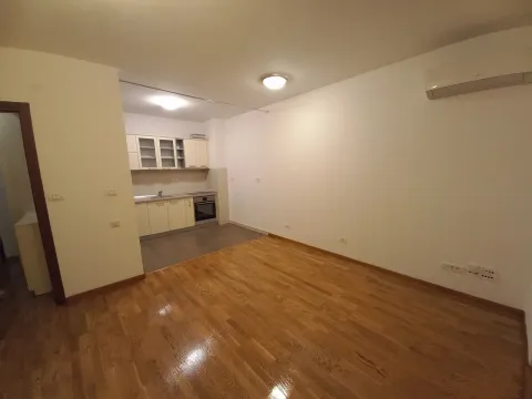 Rent, two bedroom apartment, 70m², City Kvart, Podgorica - image 2