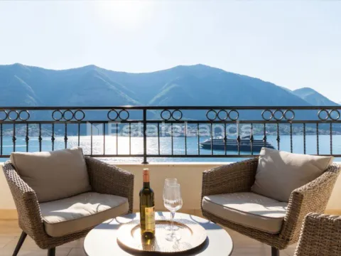 Sale, two bedroom apartment, 85m², Dobrota, Kotor - image 8