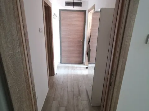 Rent, one bedroom apartment, 45m², Pobrežje, Podgorica - image 2