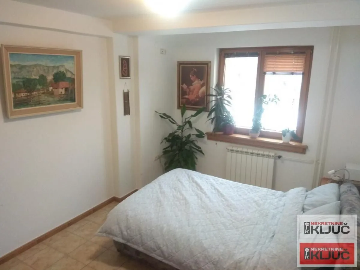 Izdavanje, dvosoban stan, 45m², Centar, Novi Sad