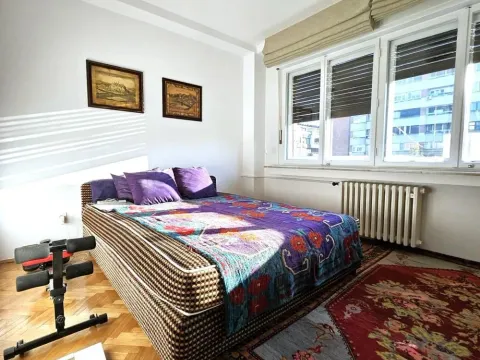 Izdavanje, četvorosoban stan, 143m², Kalenić Pijaca, Vračar Sve Podlokacije - image 9