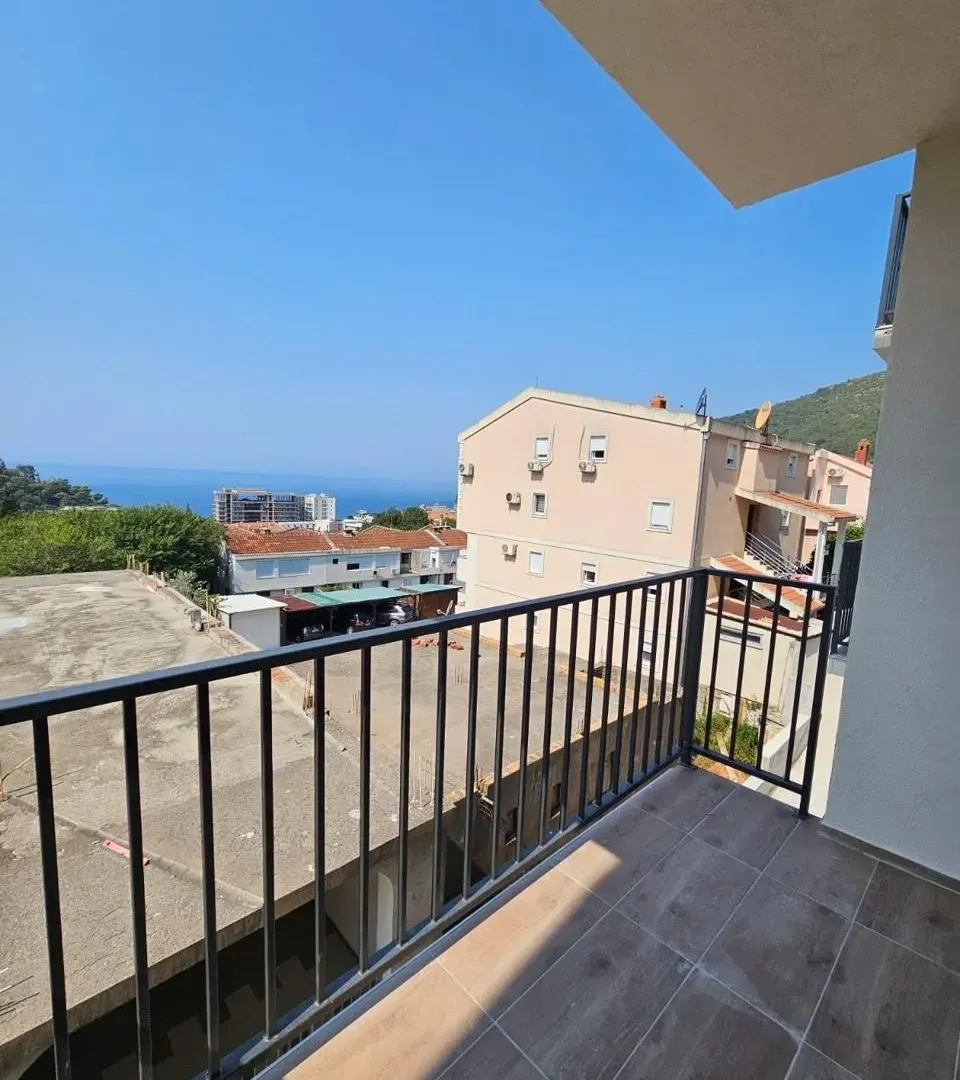 Sale, two bedroom apartment, 56m², Petrovac, Budva