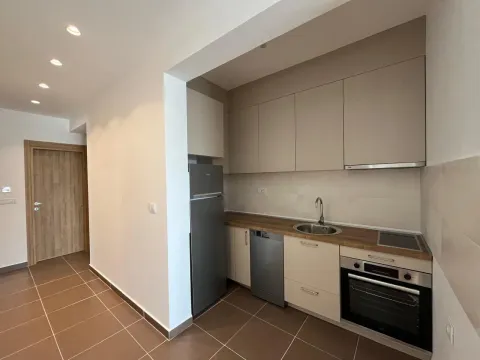 Izdavanje, dvosoban stan, 57m², Stari Aerodrom, Podgorica - image 9