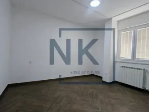 Izdavanje, poslovni prostor, 50m², Centar, Podgorica - image 3