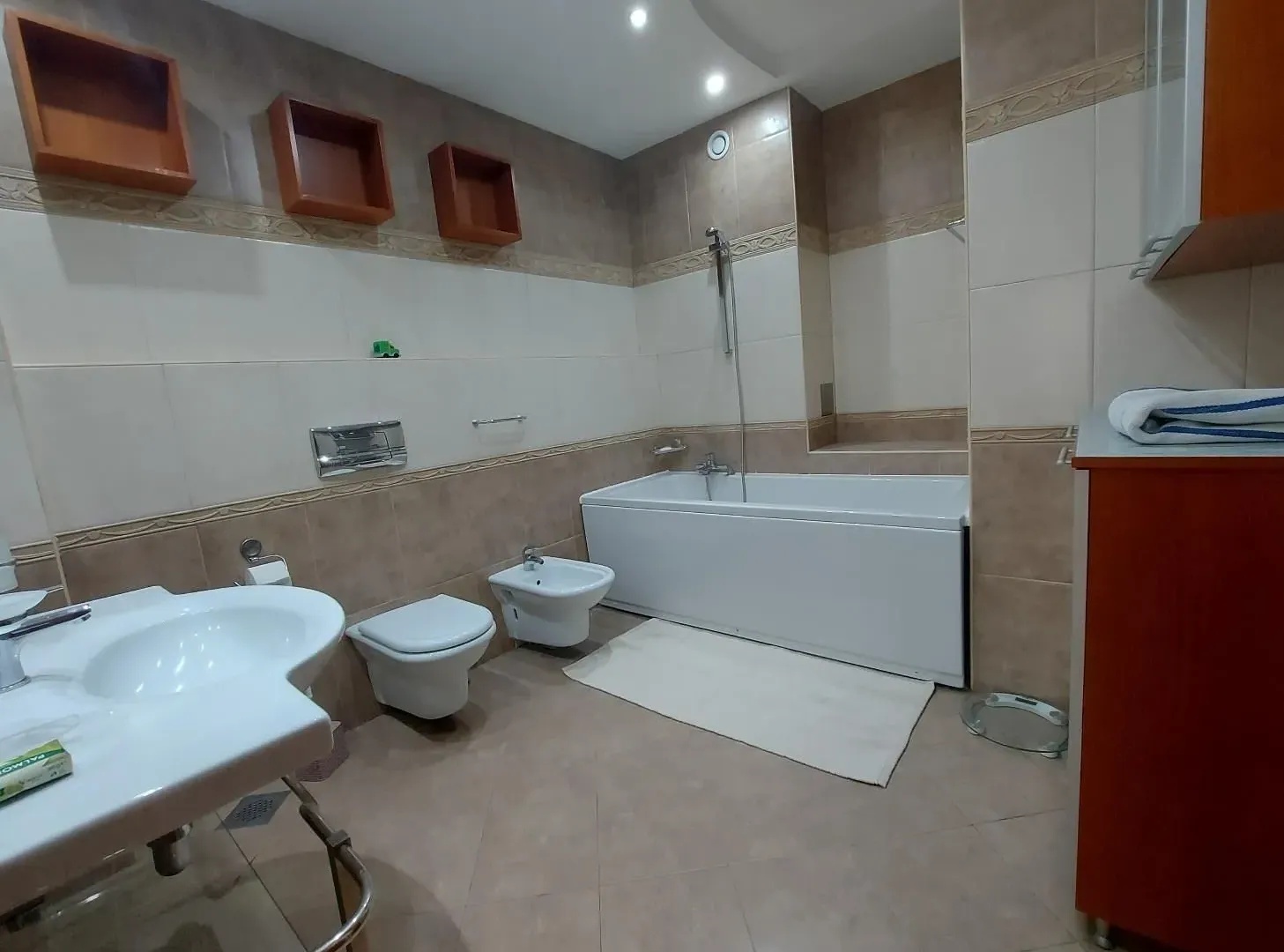 Rent, apartment, 156m², Kalenić Pijaca, Vračar Sve Podlokacije
