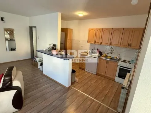 Izdavanje, kuća, 190m², Ledine, Beograd - image 2