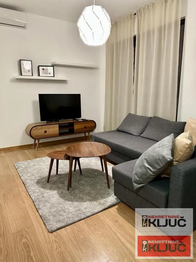 Prodaja, dvosoban stan, 49m², Centar, Novi Sad