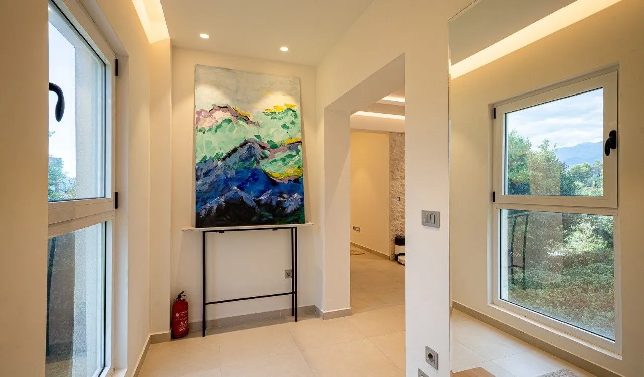 Prodaja, dvosoban stan, 122m², Centar, Tivat