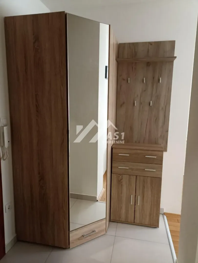 Izdavanje, dvosoban stan, 45m², Rotkvarija, Novi Sad Sve Podlokacije