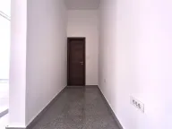 Izdavanje, poslovni prostor, 43m², Stari Aerodrom, Podgorica - image 3