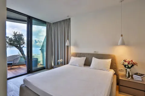 Izdavanje, dvosoban stan, 117m², Centar, Budva - image 7