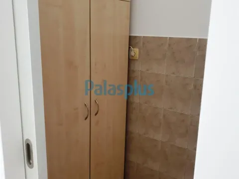 Izdavanje, poslovni prostor, 54m², Zemun Centar, Zemun Sve Podlokacije - image 8