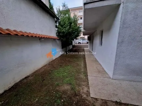 Rent, land lot, 70m², Kluz, Zvezdara Sve Podlokacije - image 16