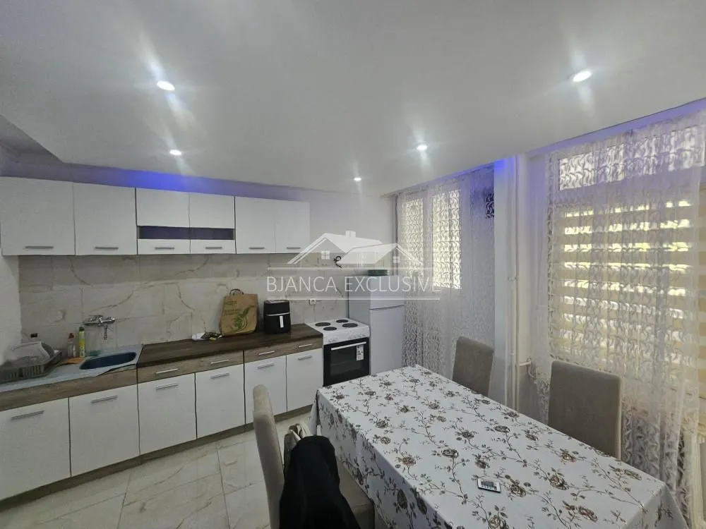 Prodaja, trosoban stan, 77m², Brace Jerković, Voždovac Sve Podlokacije