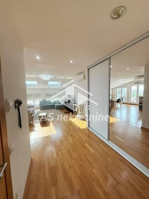 Izdavanje, četvorosoban stan, 157m², Savski Venac, Beograd