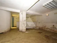 Prodaja, kuća, 217m², Centar, Podgorica - image 21