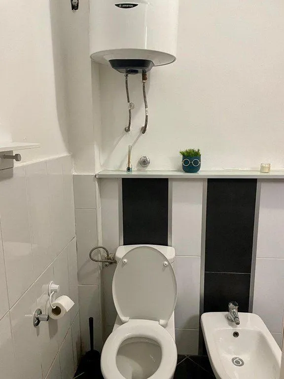 Izdavanje, dvosoban stan, 50m², Centar, Podgorica