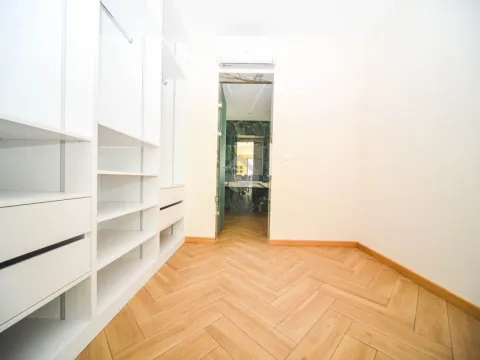 Izdavanje, kuća, 350m², Tuzi, Podgorica - image 19