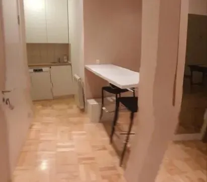 Izdavanje, trosoban stan, 76m², Autokomanda, Voždovac Sve Podlokacije - image 3