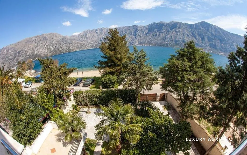 Sale, house, 670m², Prčanj, Kotor