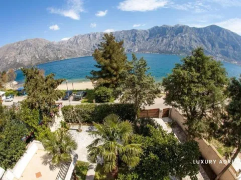 Prodaja, kuća, 670m², Prčanj, Kotor - image 18