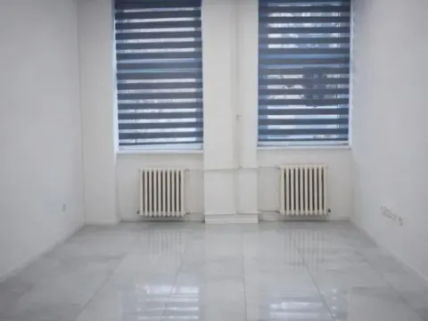 Izdavanje, poslovni prostor, 275m², Stari grad, Novi Sad - image 7