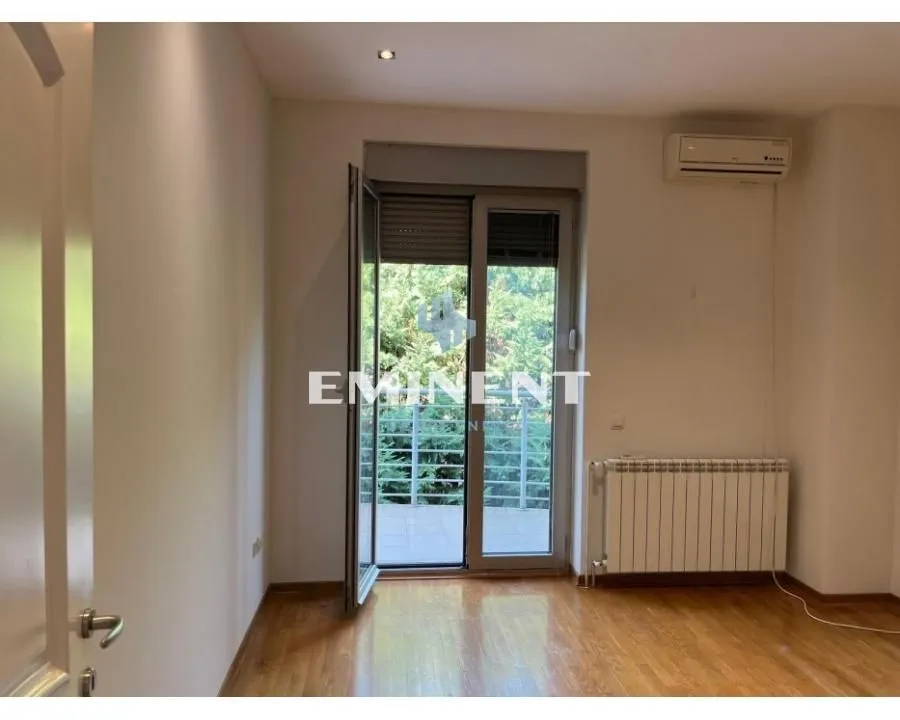 Rent, house, 220m², Senjak, Beograd