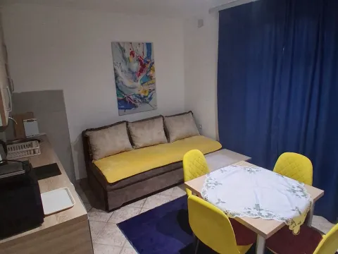 Stan-na-dan, dvosoban stan, 39m², Blok 9, Podgorica - image 13