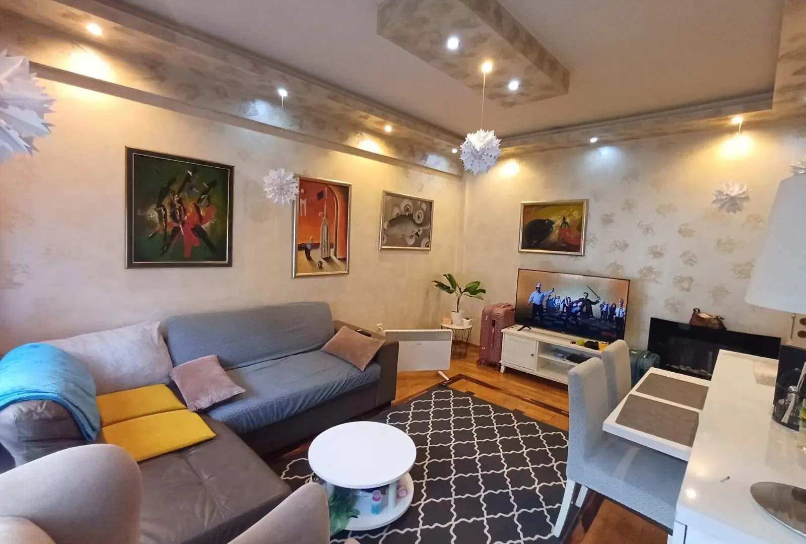 Izdavanje, dvosoban stan, 56m², Blok 9, Podgorica